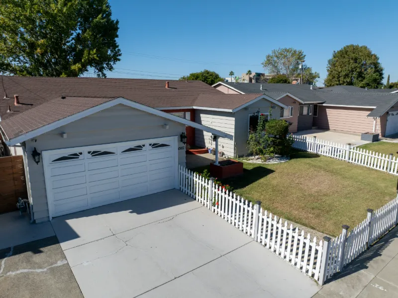 Aerial preview of the home film